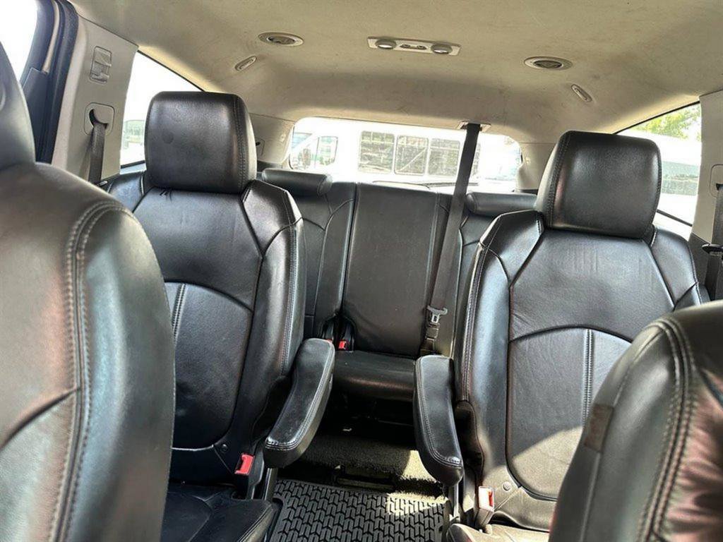 Used 2014 Chevrolet Traverse LT FWD image 23