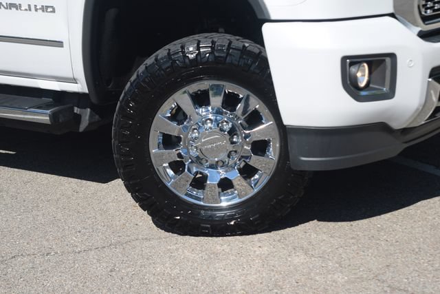 Used 2019 GMC Sierra 2500 Denali w/ Duramax Plus Package AWD/4WD image 29