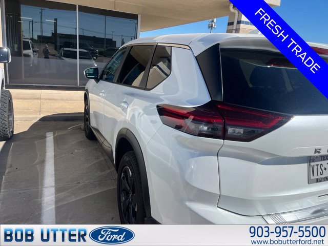 Used 2024 Nissan Rogue SV FWD image 5