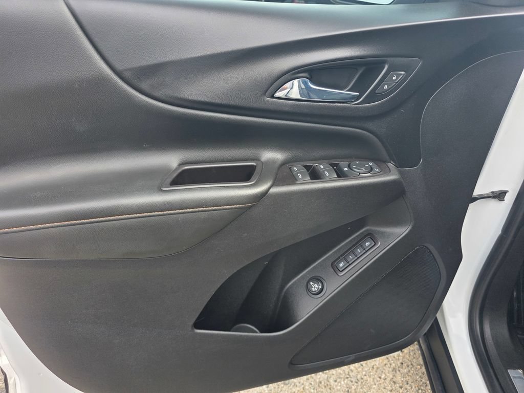 Used 2021 Chevrolet Equinox Premier w/ Redline Edition FWD image 13