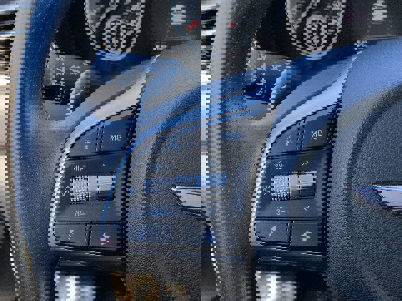 Used 2023 Genesis G70 2.0T image 24