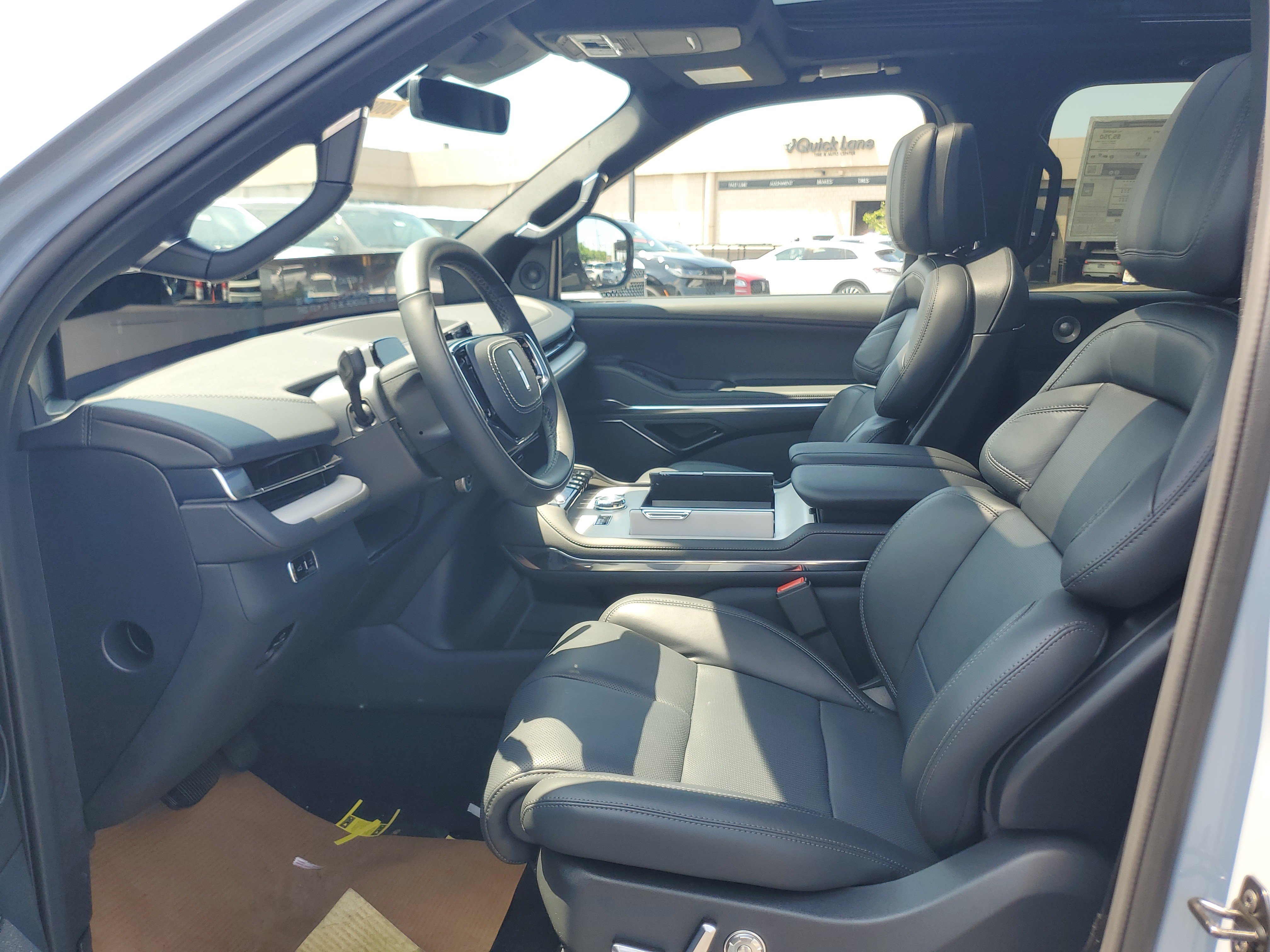 New 2027 Lincoln Navigator Reserve w/ Jet Appearance Package AWD/4WD image 11