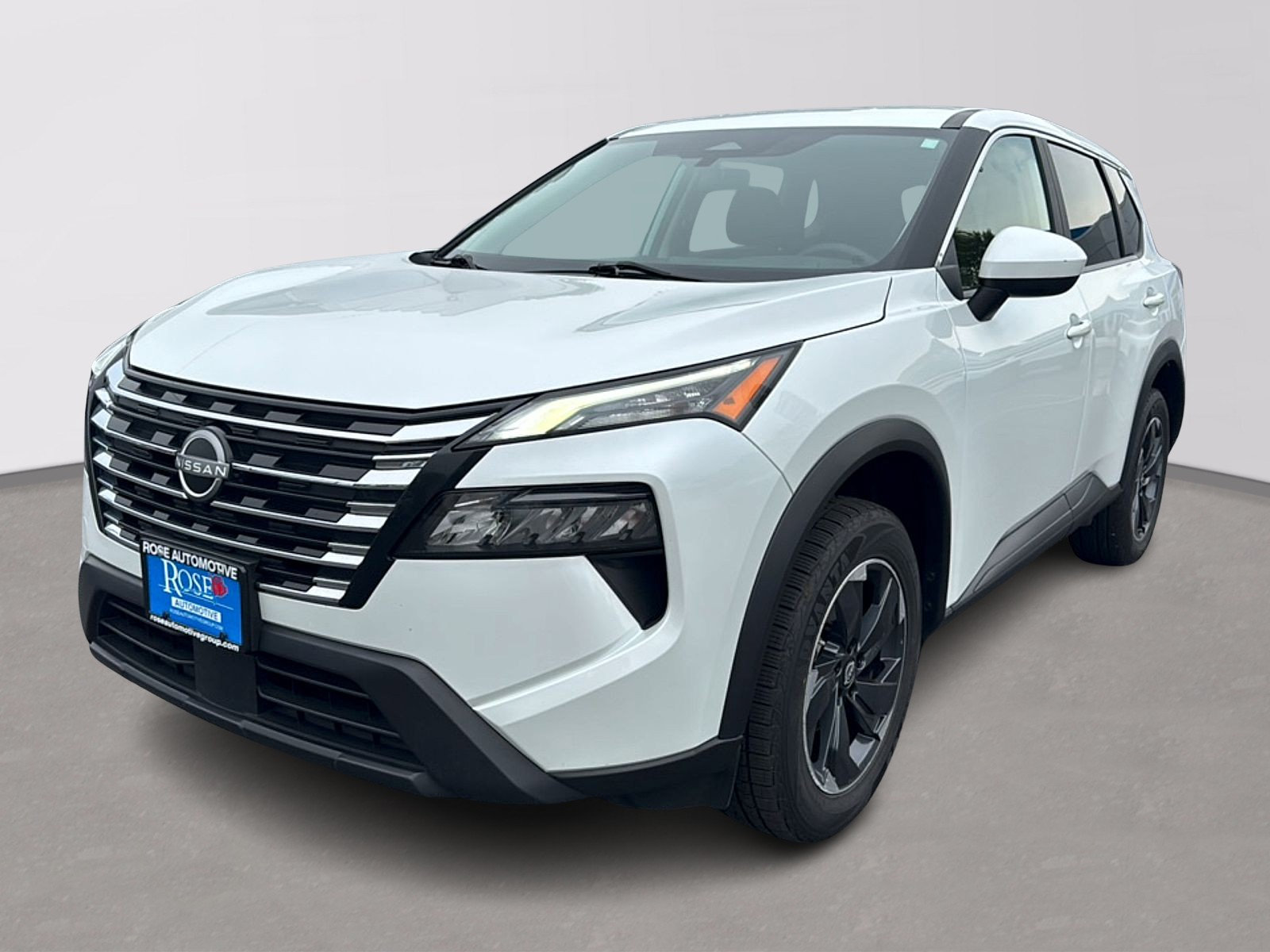 Used 2024 Nissan Rogue SV FWD image 1