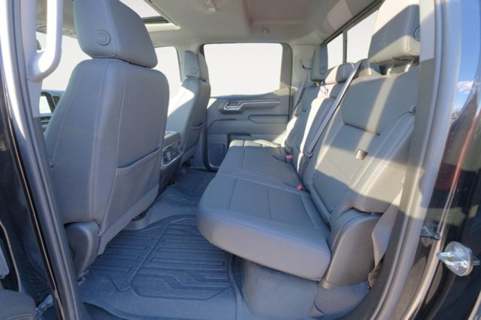 Used 2023 GMC Sierra 1500 SLT w/ SLT Premium Plus Package AWD/4WD image 13