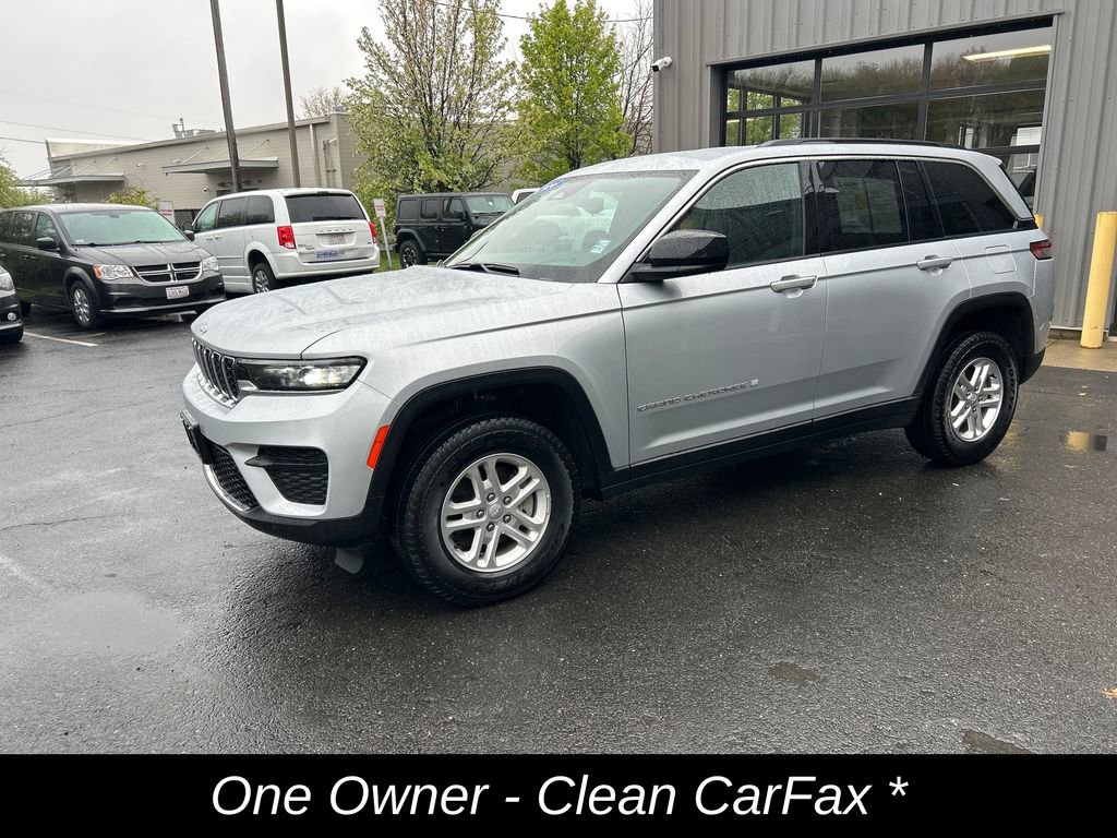 Used 2024 Jeep Grand Cherokee Laredo w/ Luxury Tech Group I AWD/4WD image 8