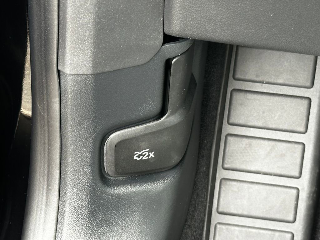 Used 2023 Ford Escape SE image 57