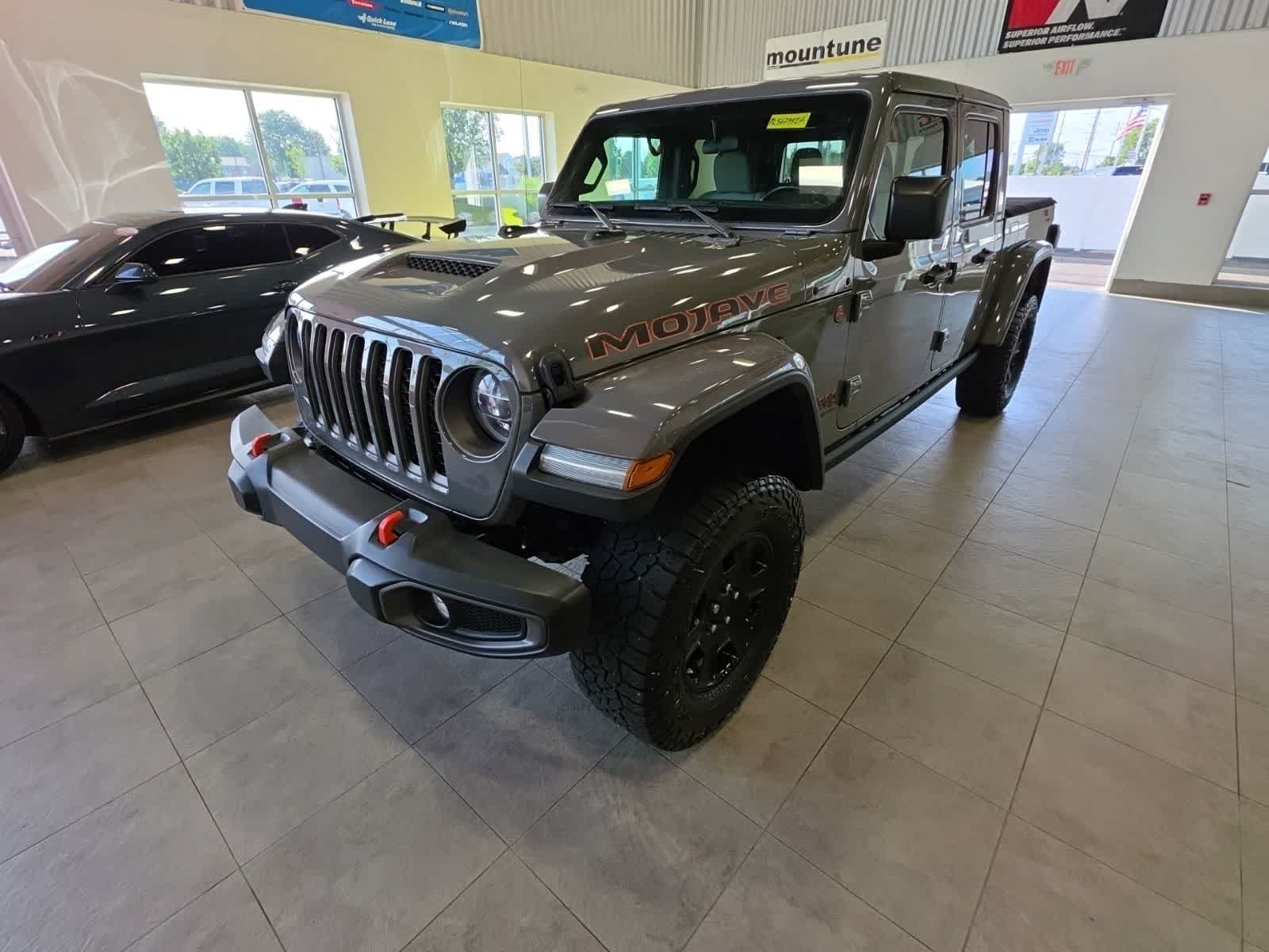 Used 2021 Jeep Gladiator Mojave w/ Dual Top Group AWD/4WD image 2