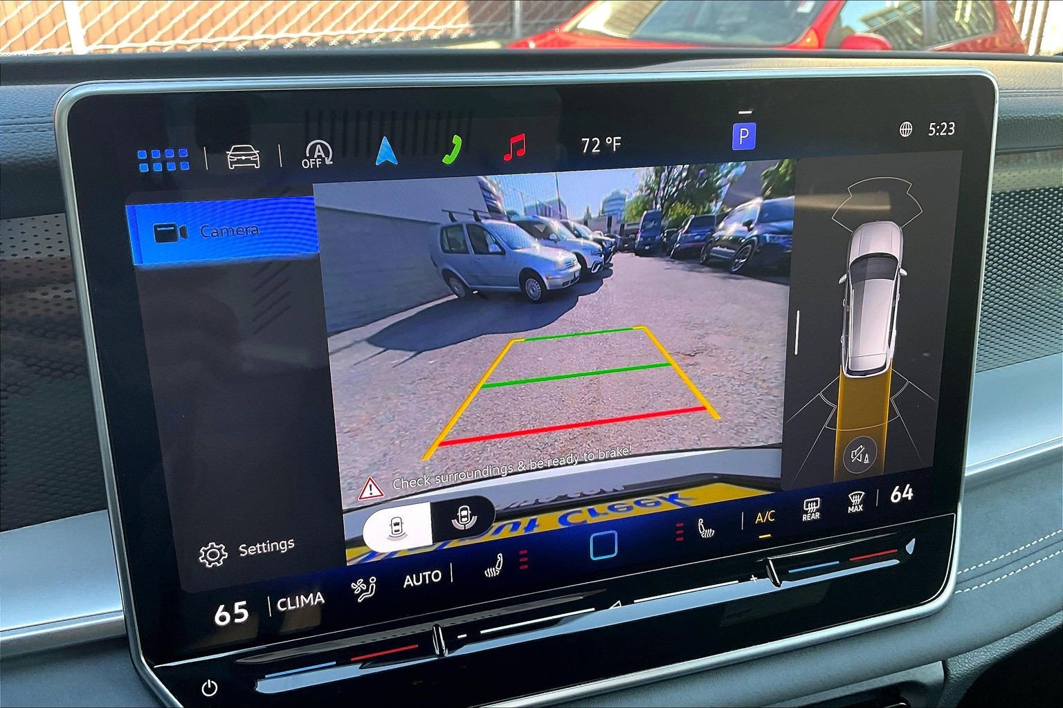 Certified 2025 Volkswagen Tiguan SE R-Line AWD/4WD image 21