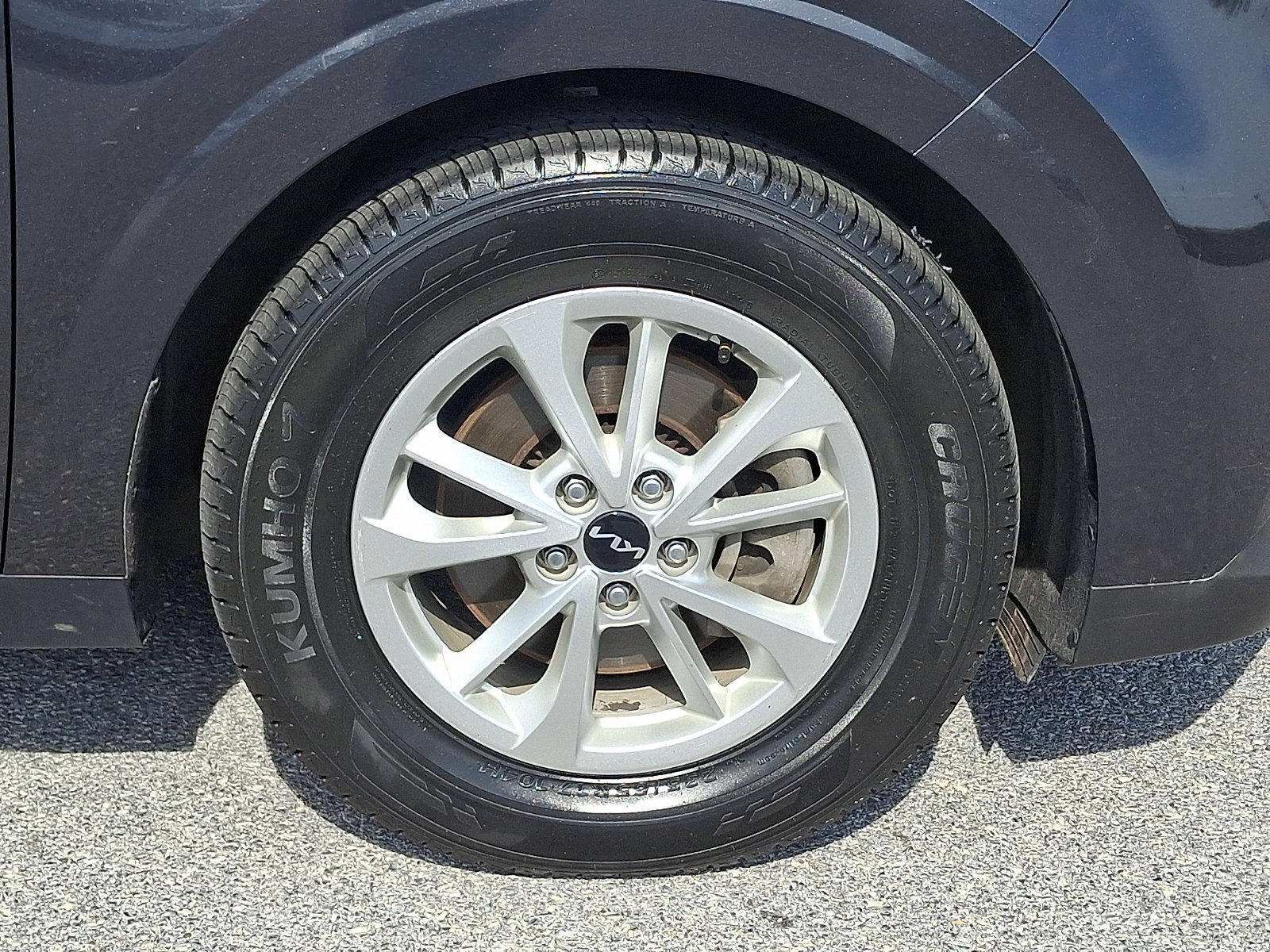 Used 2024 Kia Carnival LX FWD image 8