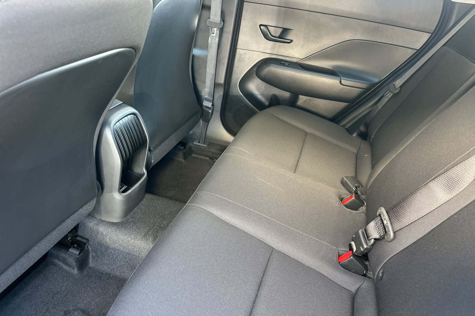 New 2027 Hyundai Kona SE FWD image 13