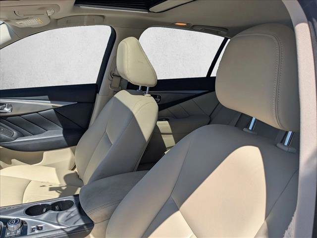 Used 2016 INFINITI Q50 3.0t Premium w/ Driver Assistance Package image 14