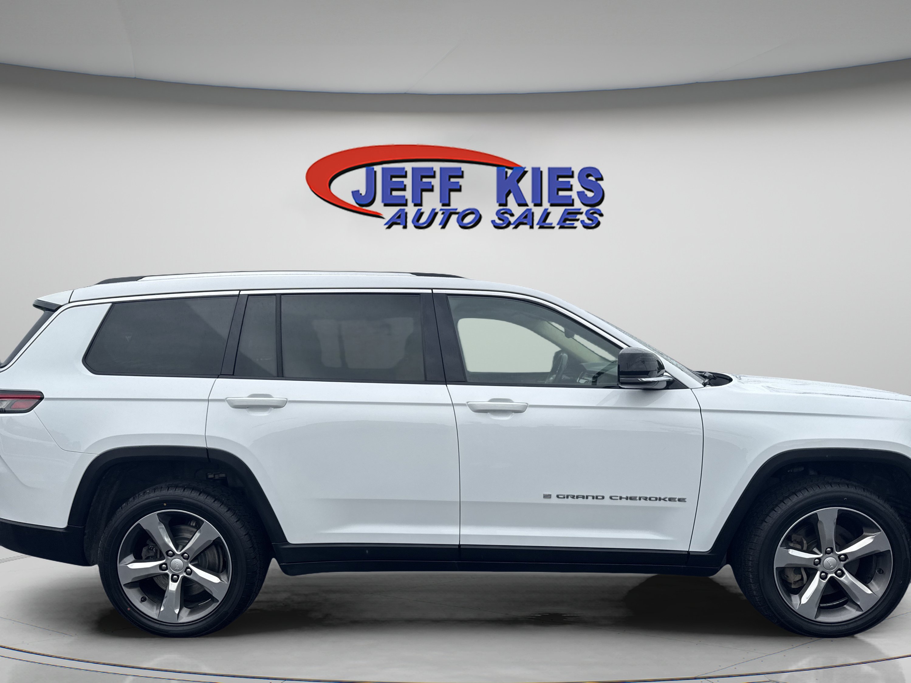 Used 2021 Jeep Grand Cherokee L Limited AWD/4WD image 4