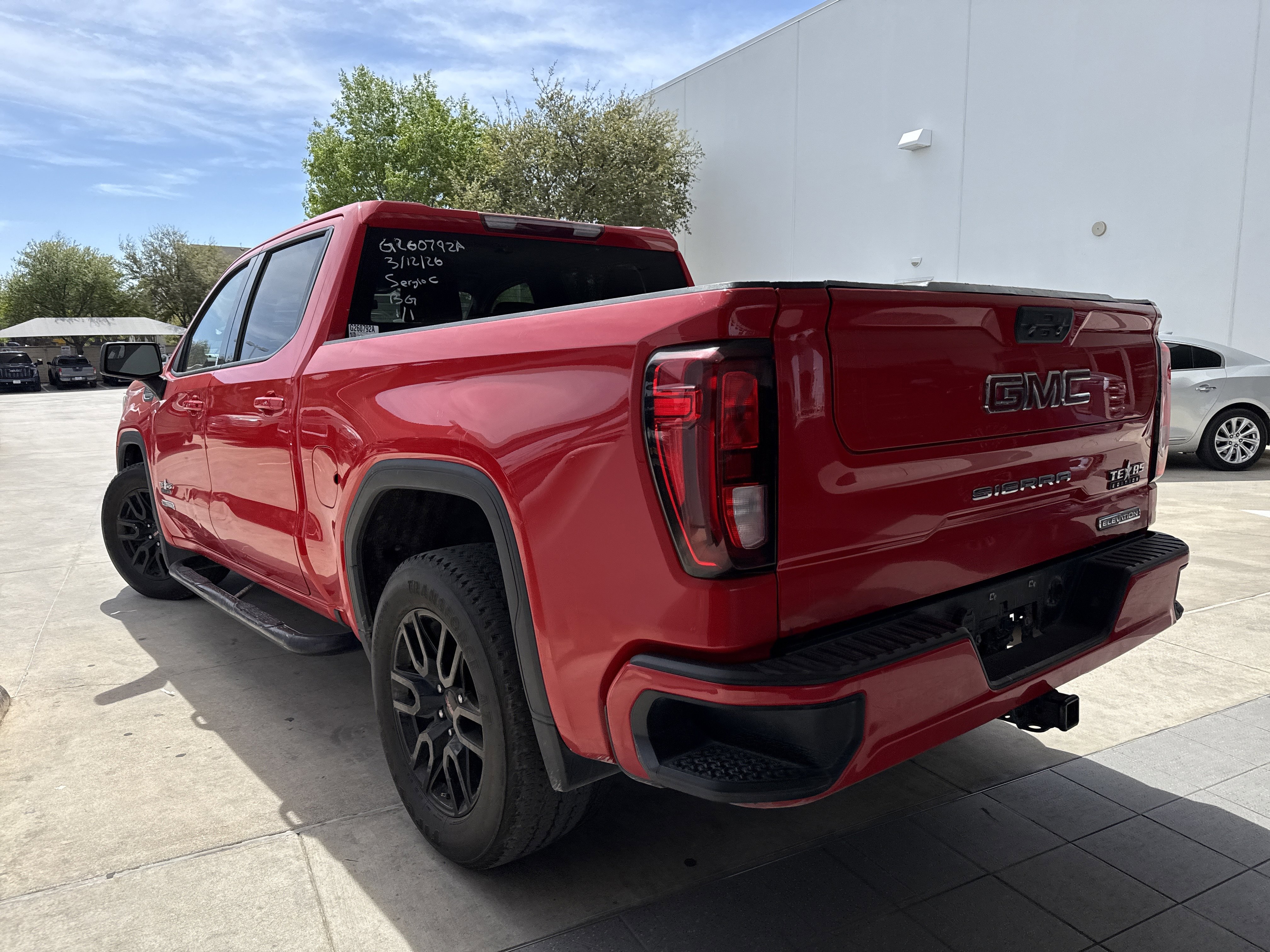 Used 2021 GMC Sierra 1500 Elevation image 3