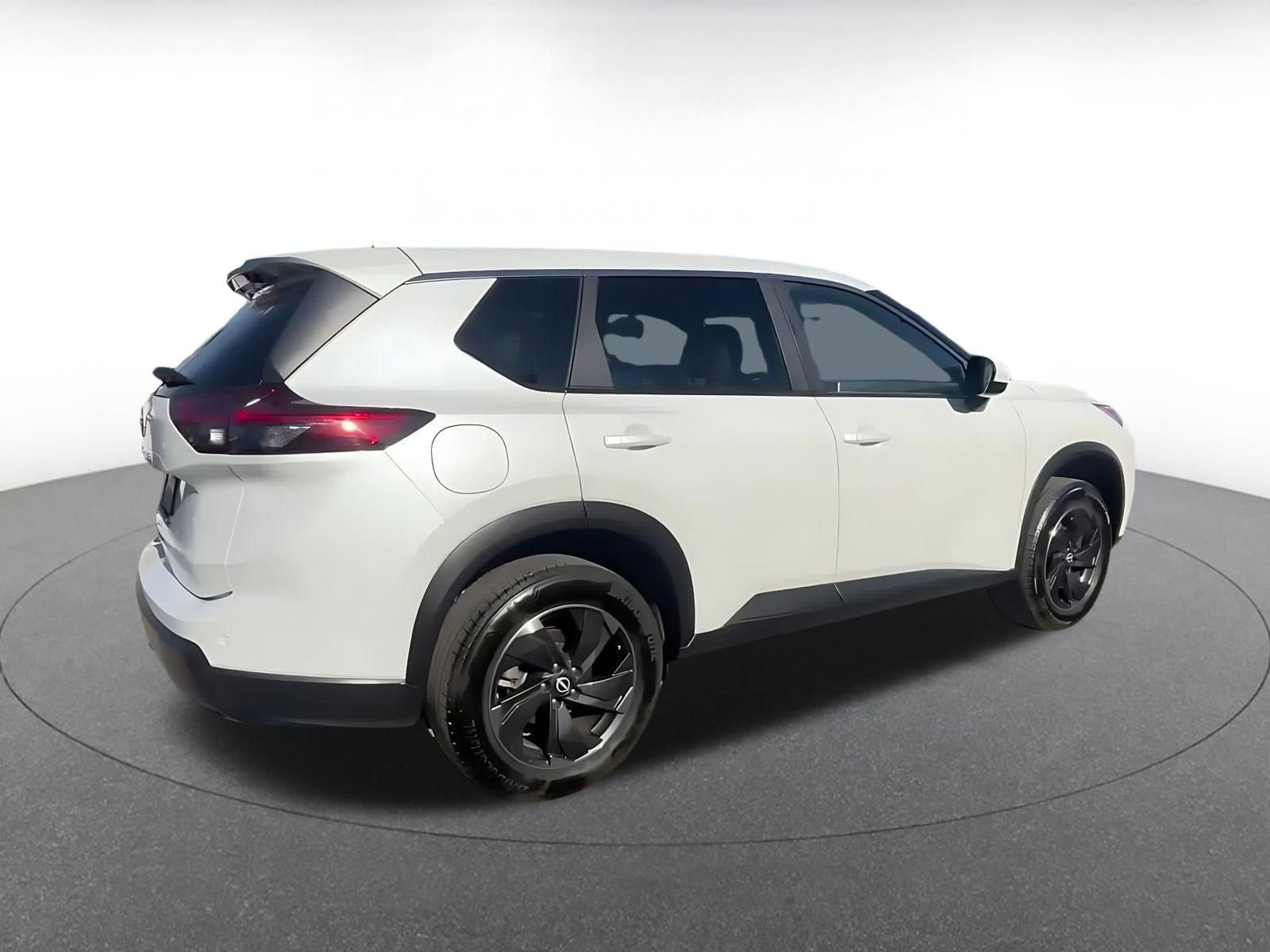 Used 2025 Nissan Rogue SV FWD image 15