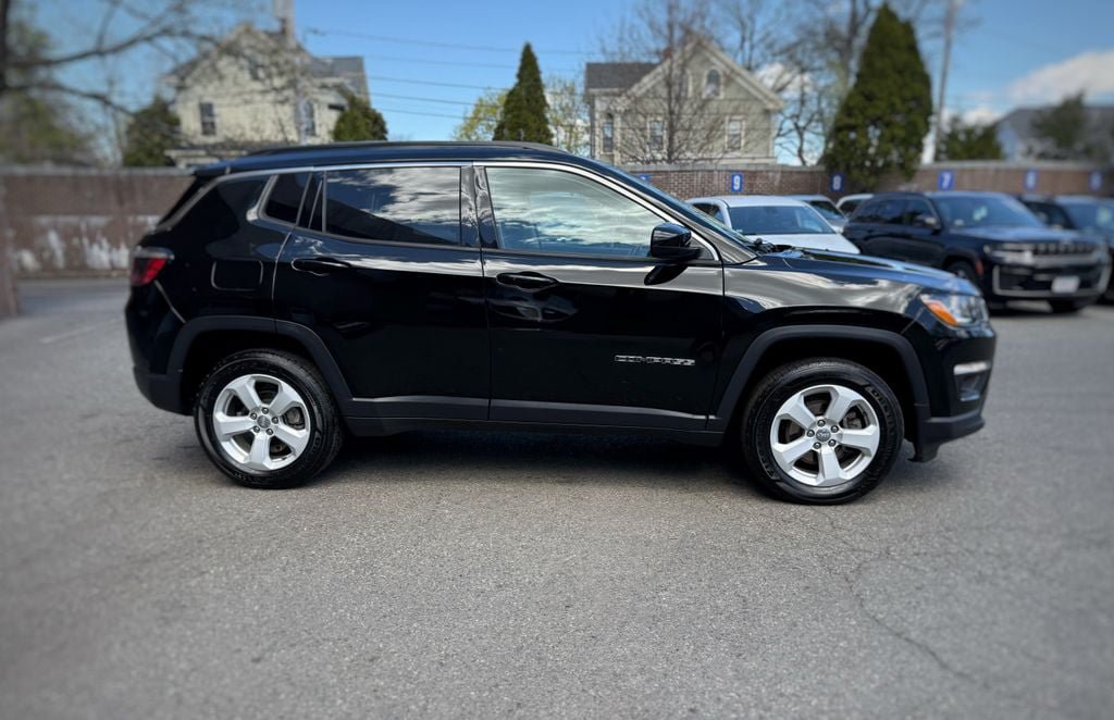 Used 2021 Jeep Compass Latitude w/ Convenience Group AWD/4WD image 4