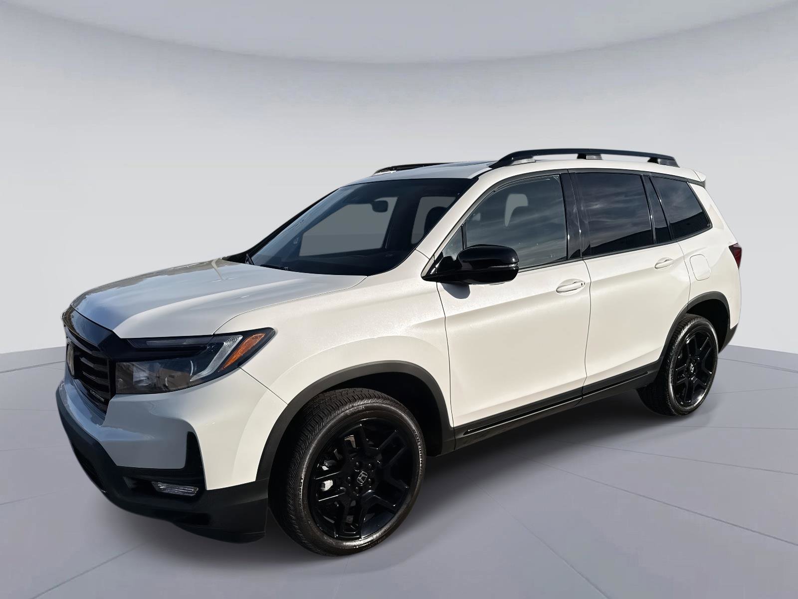 Certified 2025 Honda Passport Black Edition image 8