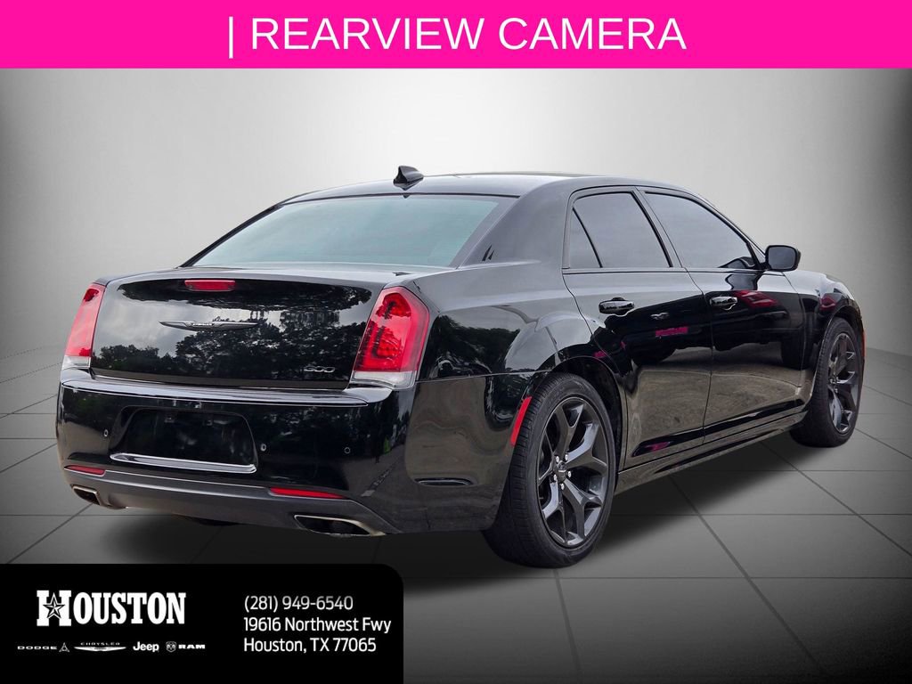 Used 2021 Chrysler 300 Touring L image 6