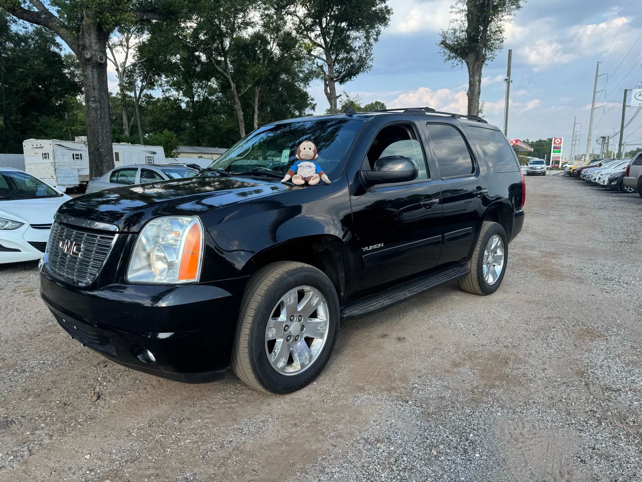 Used 2013 GMC Yukon SLE w/ Convenience Package image 2
