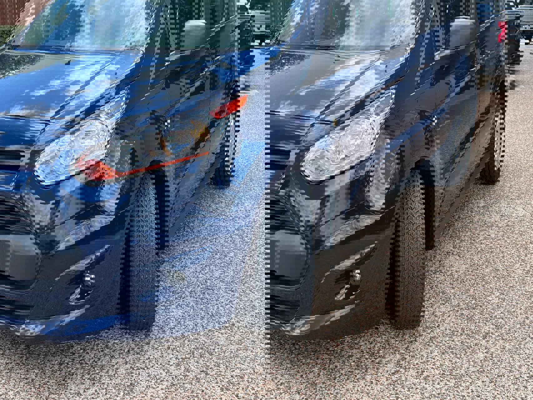 Used 2016 Ford Transit Connect XLT image 3