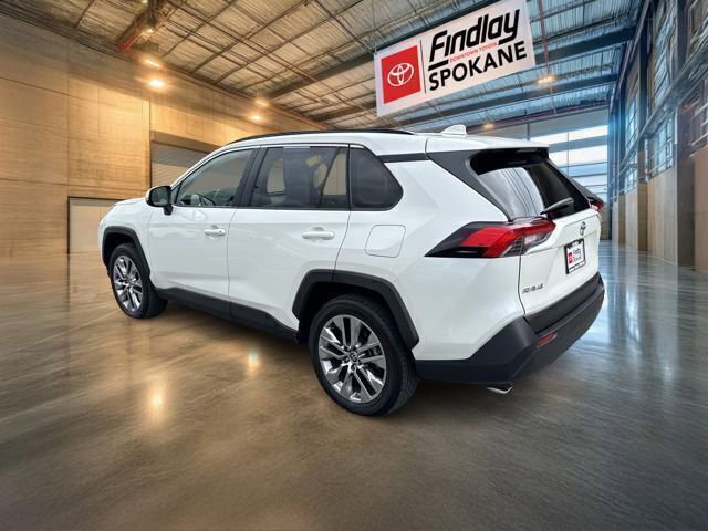 Used 2022 Toyota RAV4 XLE Premium image 5