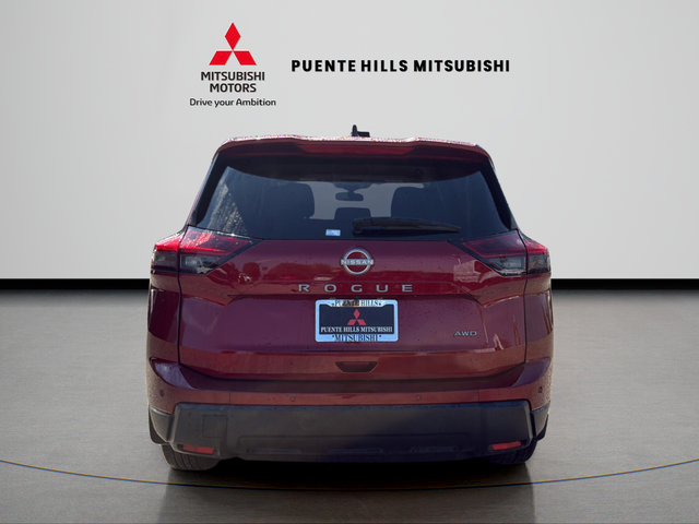 Used 2025 Nissan Rogue S AWD/4WD image 6