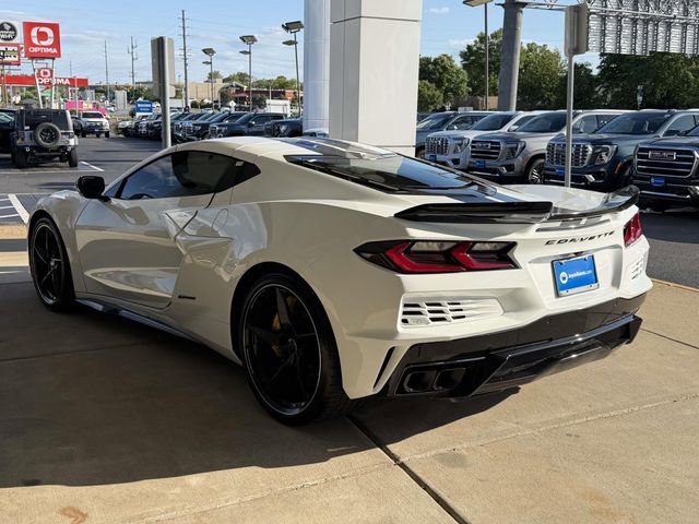 Used 2025 Chevrolet Corvette E-Ray w/ Stealth Interior Trim Package AWD/4WD image 3