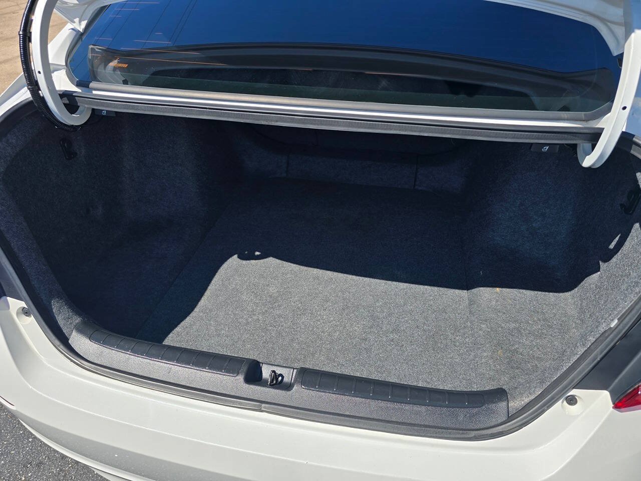 Used 2018 Honda Accord Sport image 29