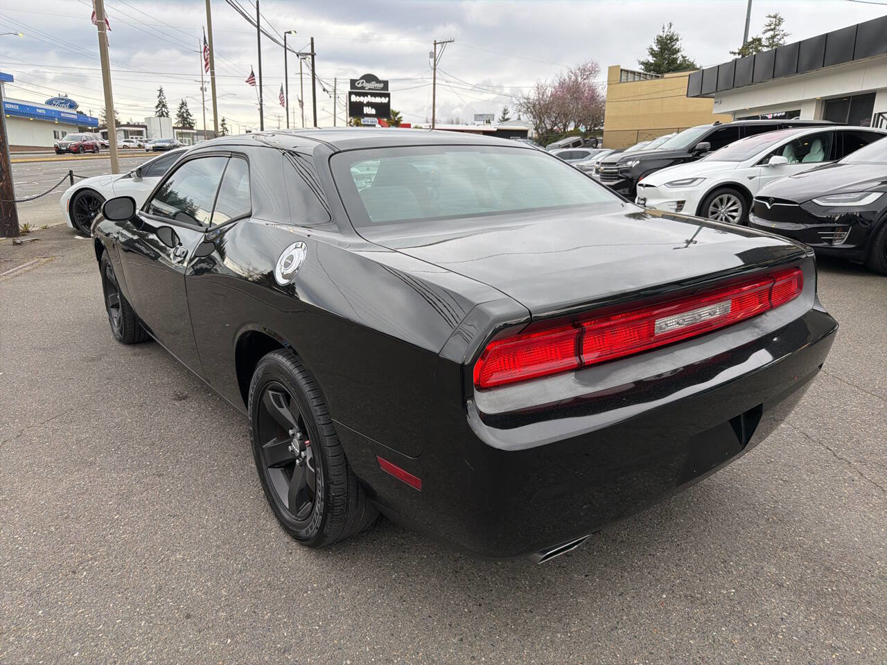 Used 2013 Dodge Challenger SXT w/ Sound Group image 3