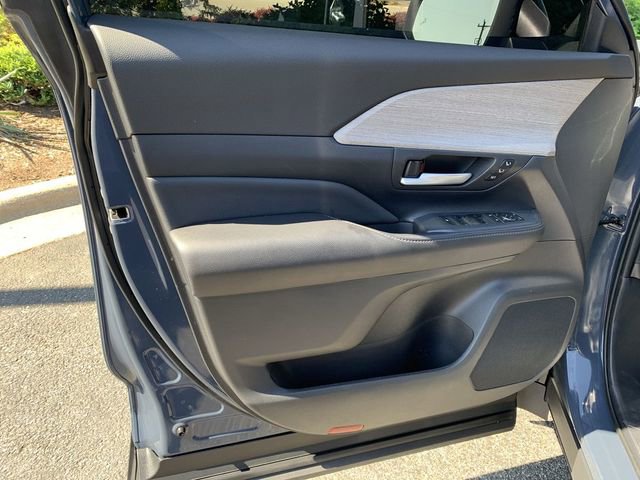 Used 2025 Toyota Grand Highlander AWD image 17