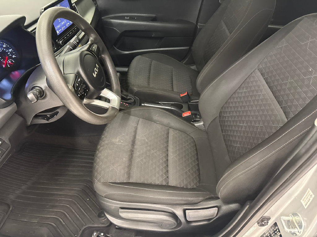 Used 2023 Kia Rio LX FWD image 17