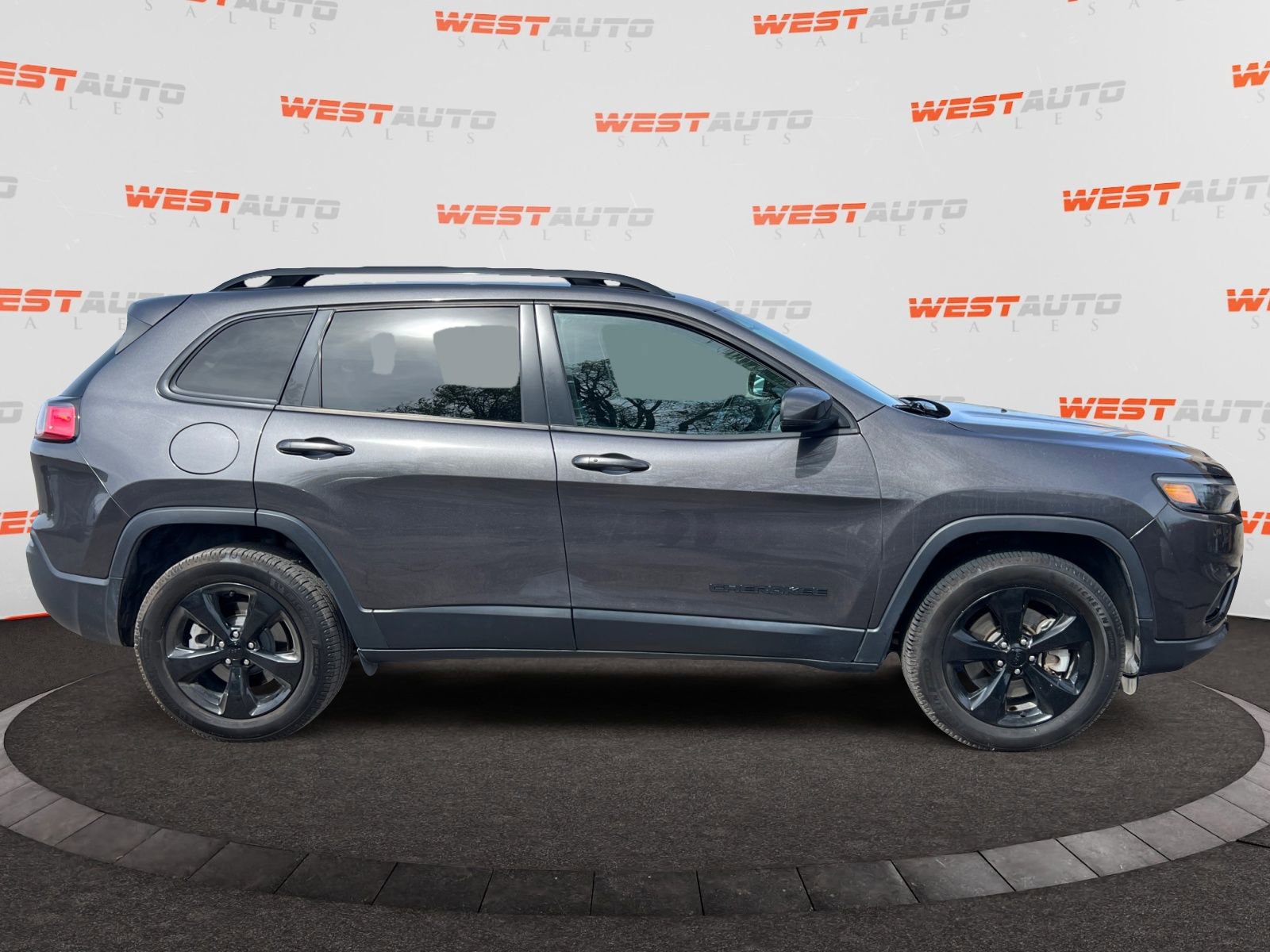 Used 2019 Jeep Cherokee Latitude Plus image 6