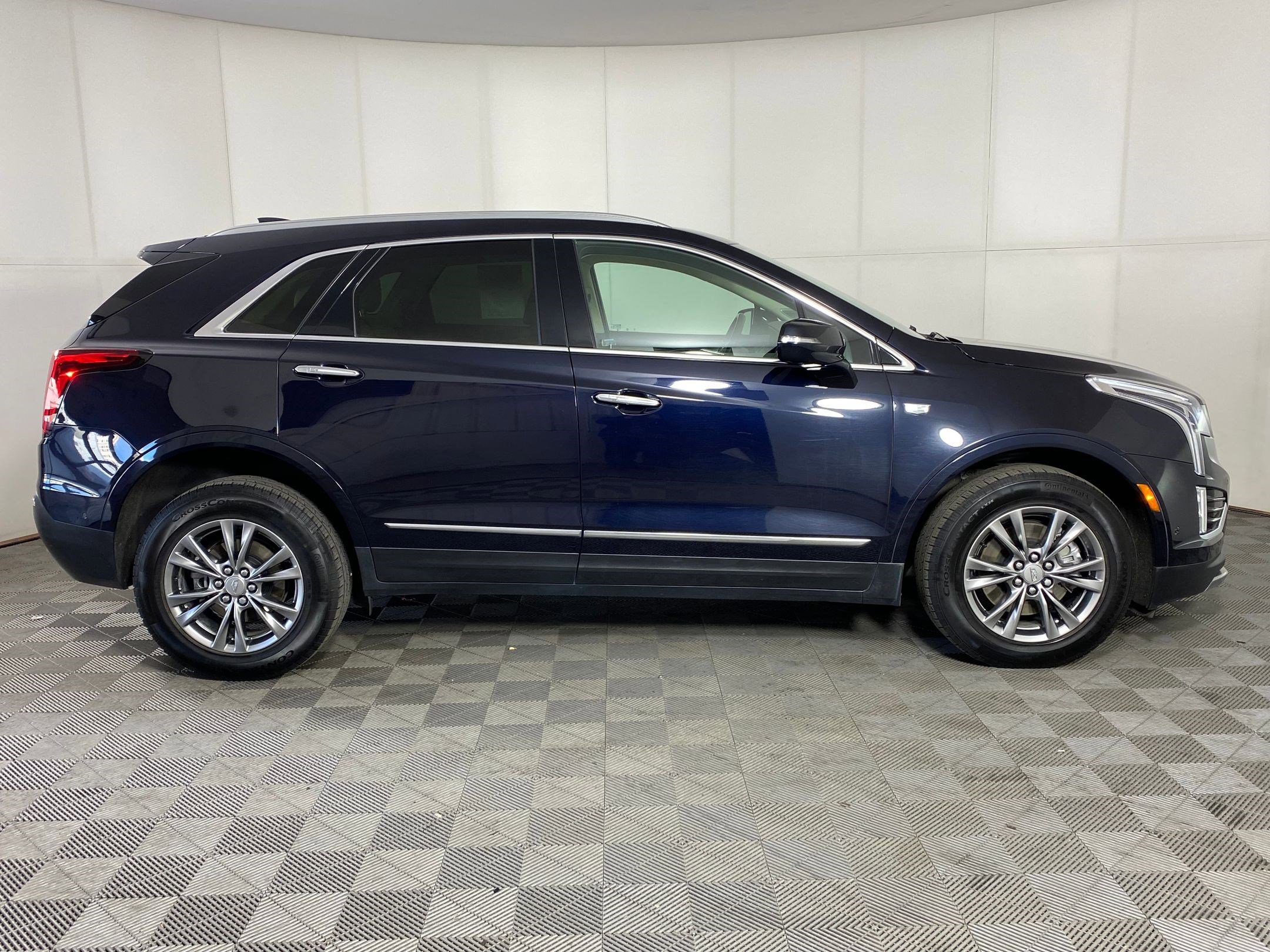 Used 2021 Cadillac XT5 Premium Luxury image 8