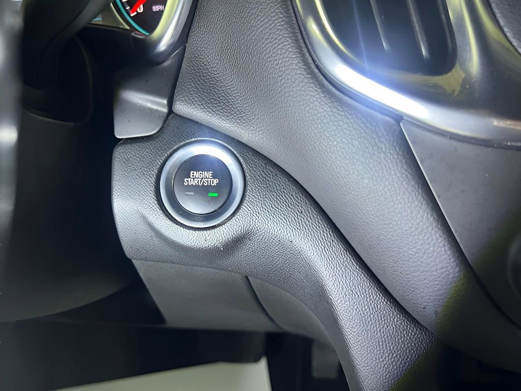 Used 2021 Chevrolet Equinox LT image 26