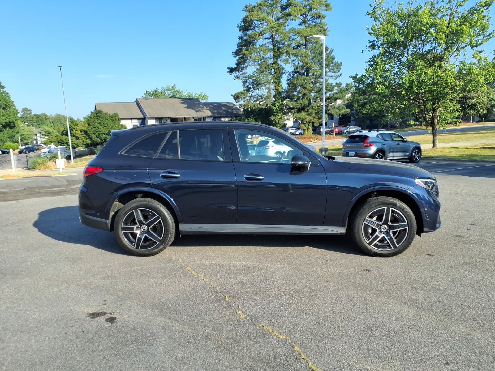 Used 2023 Mercedes-Benz GLC 300 4MATIC image 2