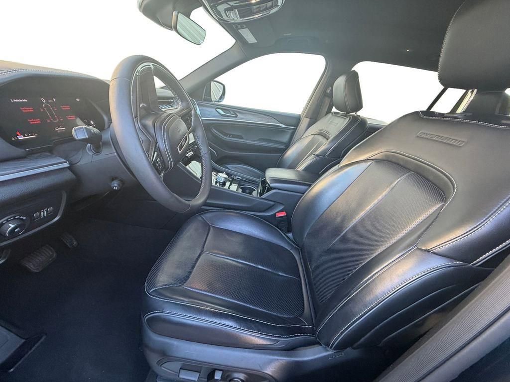 Used 2023 Jeep Grand Cherokee L Overland image 9