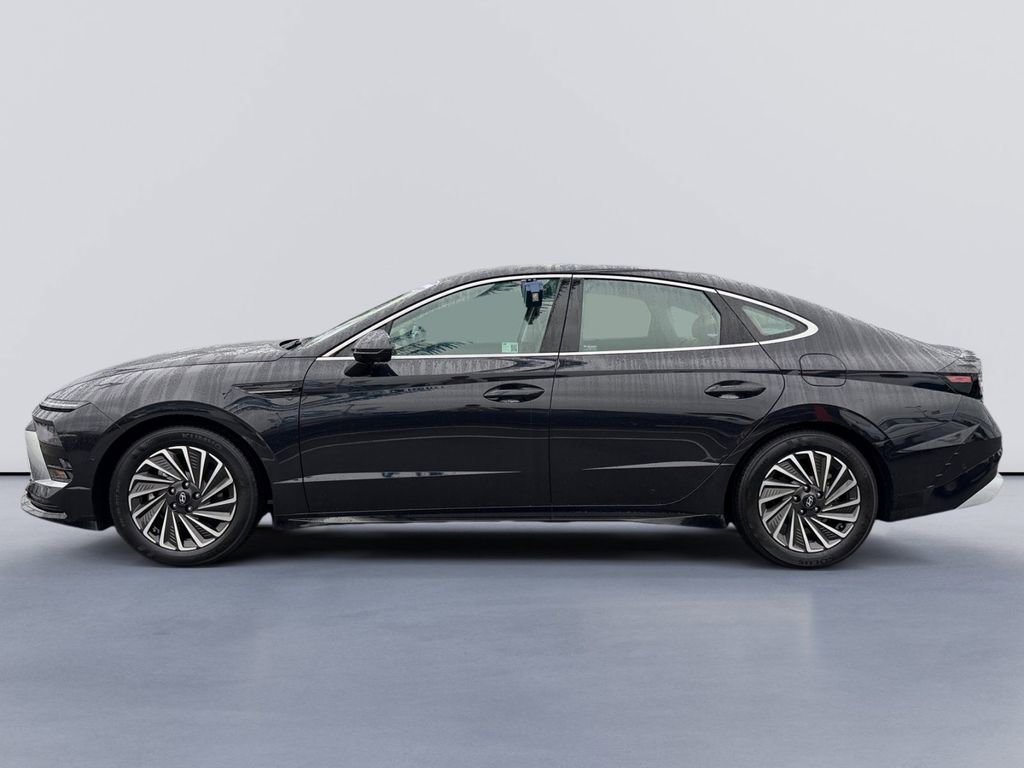 Certified 2025 Hyundai Sonata Limited FWD image 6