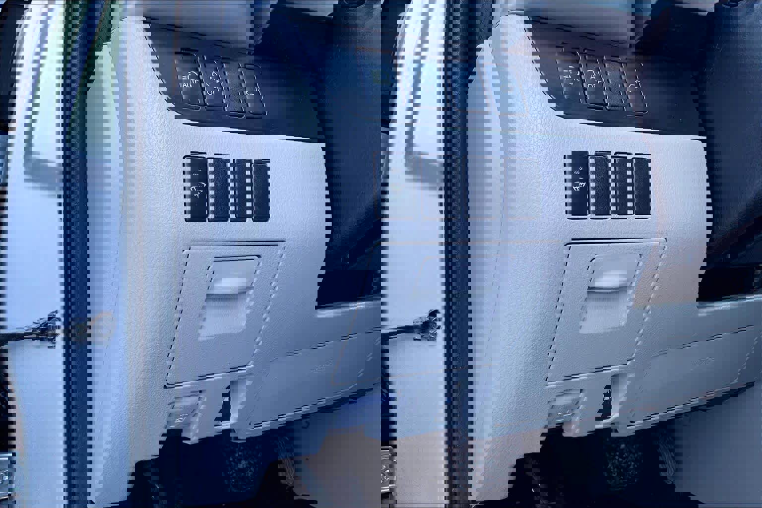 Used 2019 Toyota Highlander XLE w/ Carpet Mat Package (TMS) image 36