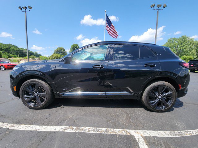 Used 2024 Buick Envision Sport Touring image 2