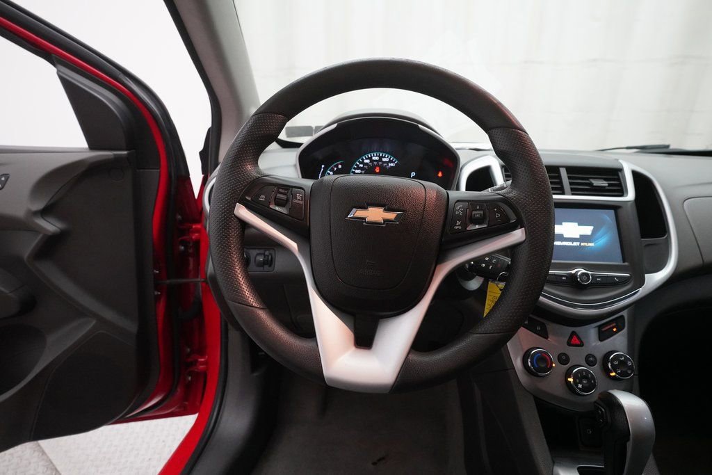 Used 2017 Chevrolet Sonic LT image 4