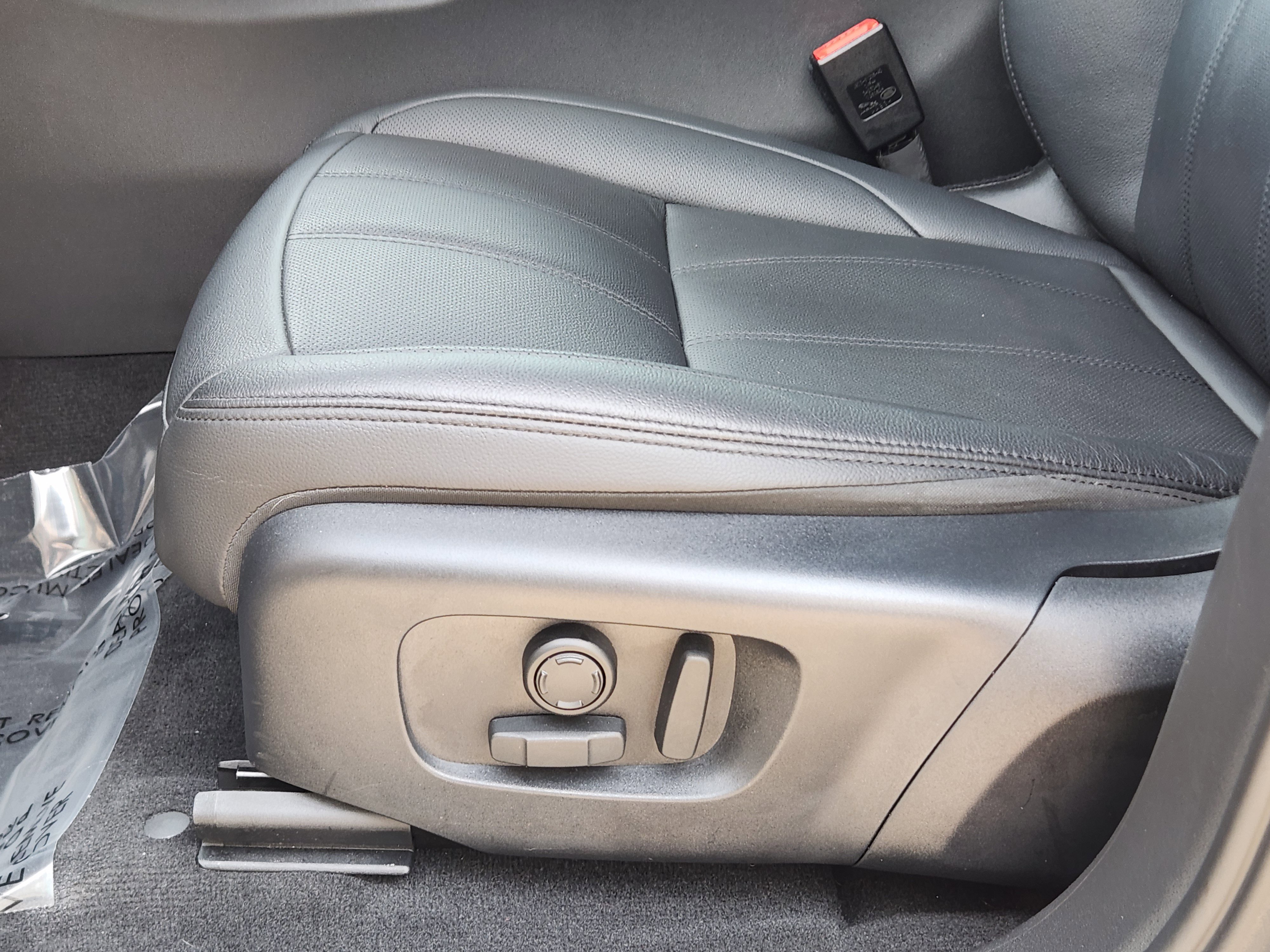 Used 2025 Land Rover Range Rover Evoque Dynamic SE image 25