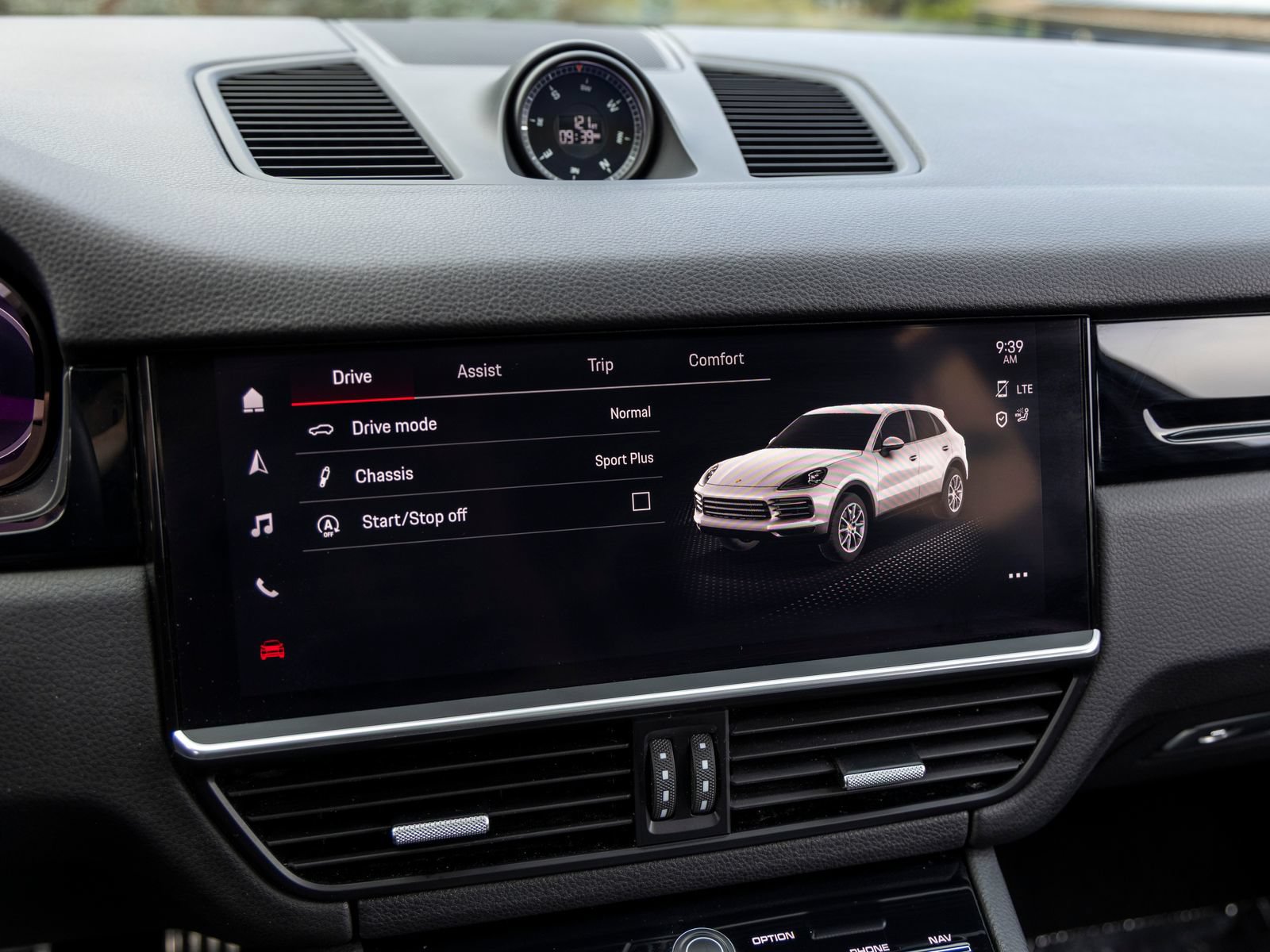 Certified 2022 Porsche Cayenne S AWD/4WD image 43