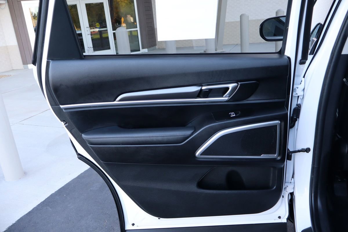 Used 2023 Kia Telluride LX image 26