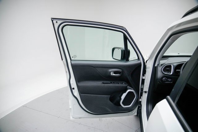 Used 2021 Jeep Renegade Latitude image 14