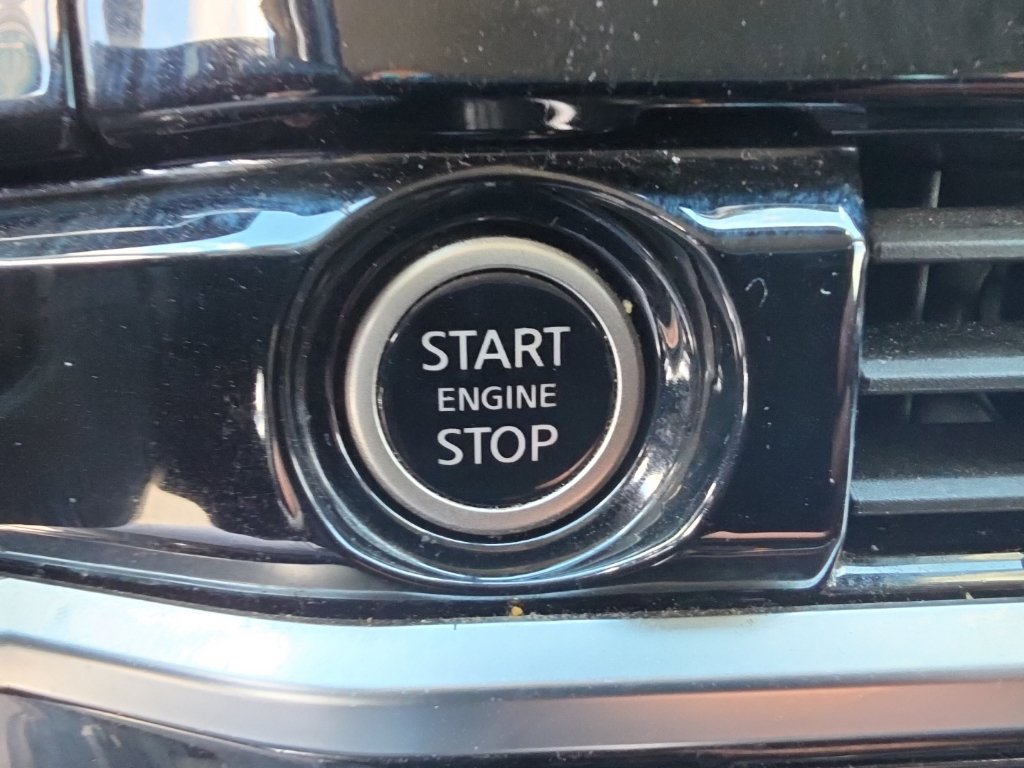 Used 2022 Nissan Pathfinder SV AWD/4WD image 19