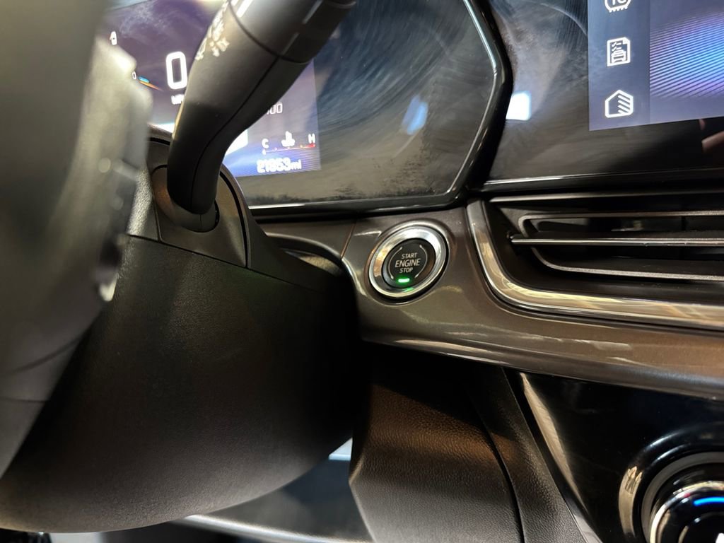 Used 2024 Chevrolet Trax ACTIV w/ Sunroof Package FWD image 29