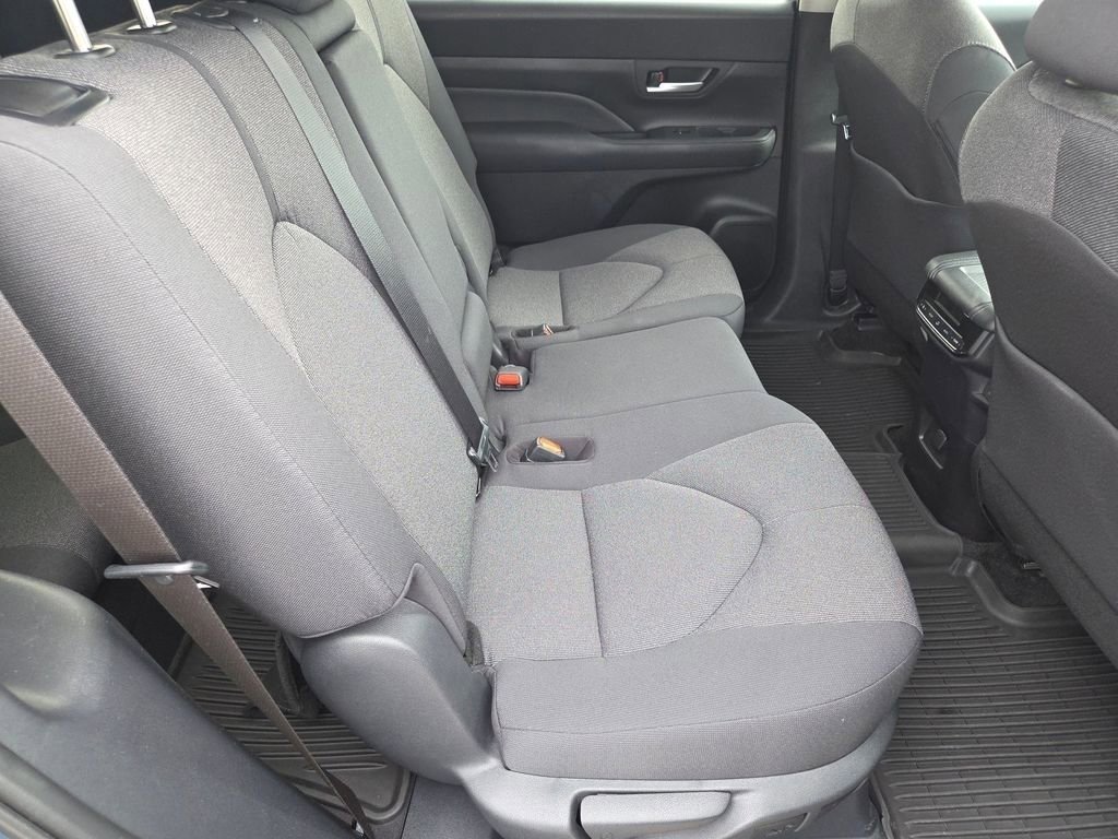 Used 2025 Toyota Grand Highlander FWD image 8
