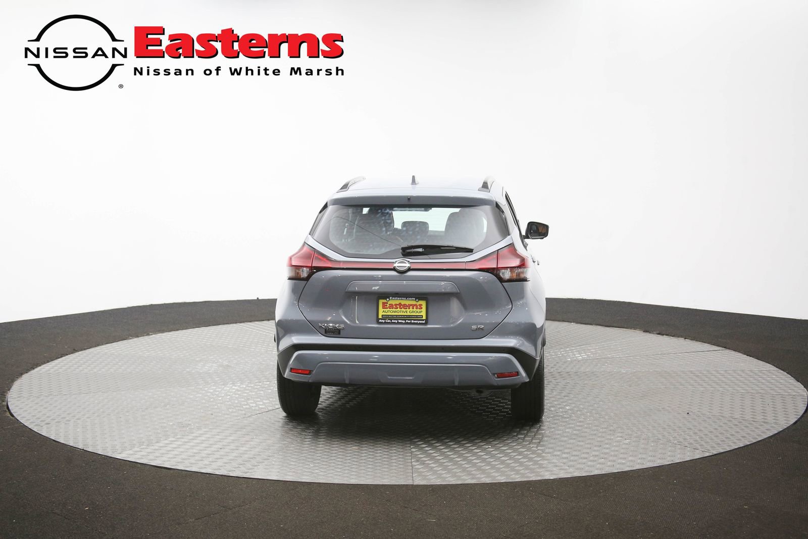 Used 2023 Nissan Kicks SR w/ SR Premium Package FWD image 36