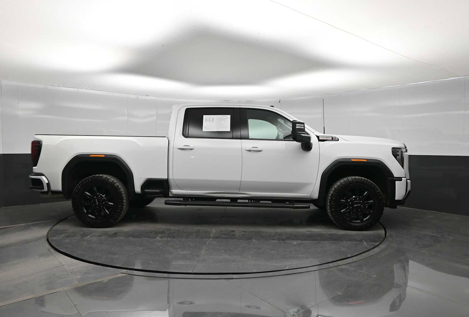 Used 2024 GMC Sierra 2500 AT4 w/ AT4 Premium Plus Package AWD/4WD image 9