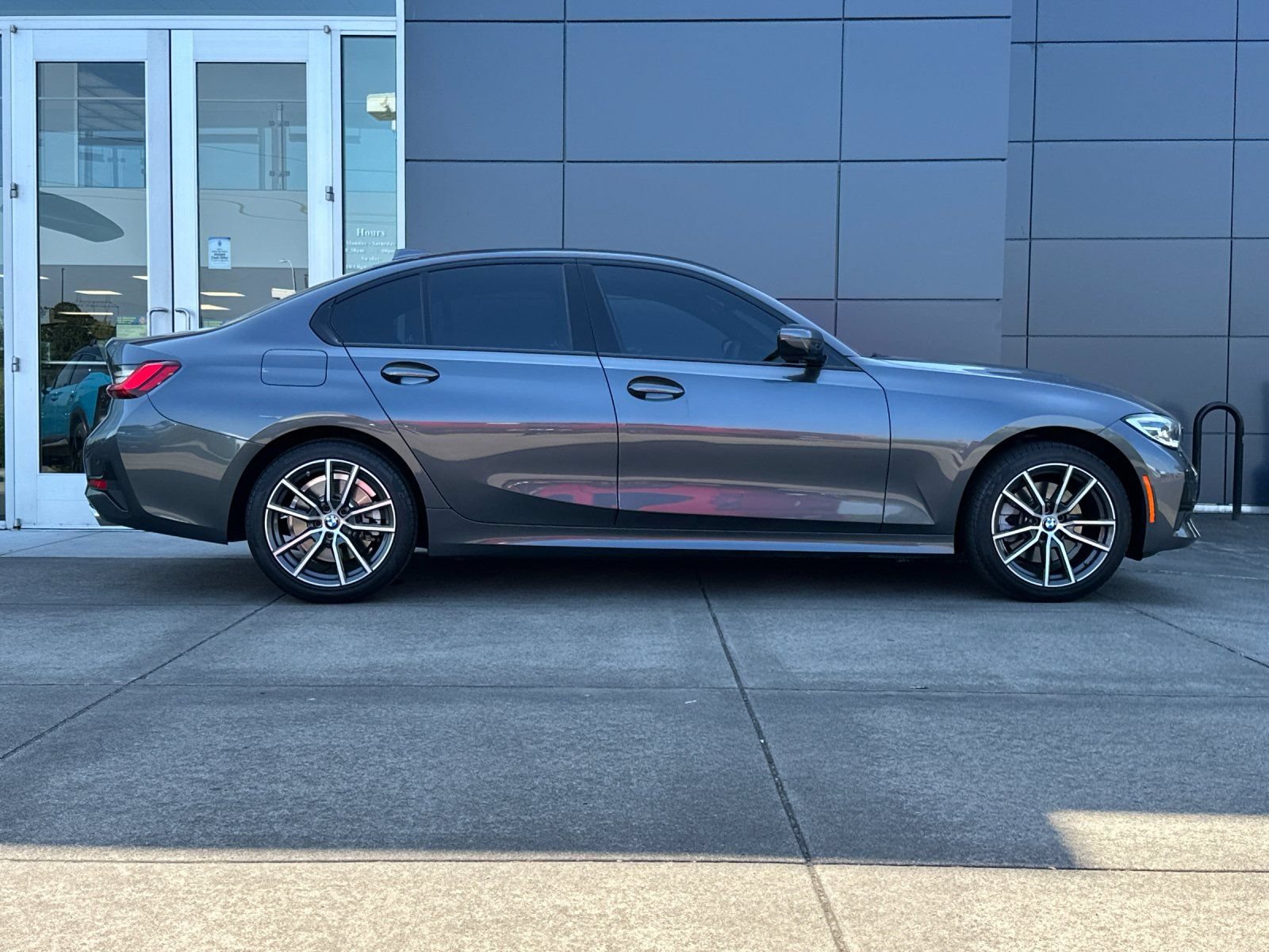 Used 2022 BMW 330i xDrive Sedan w/ Premium Package 2 AWD/4WD image 2