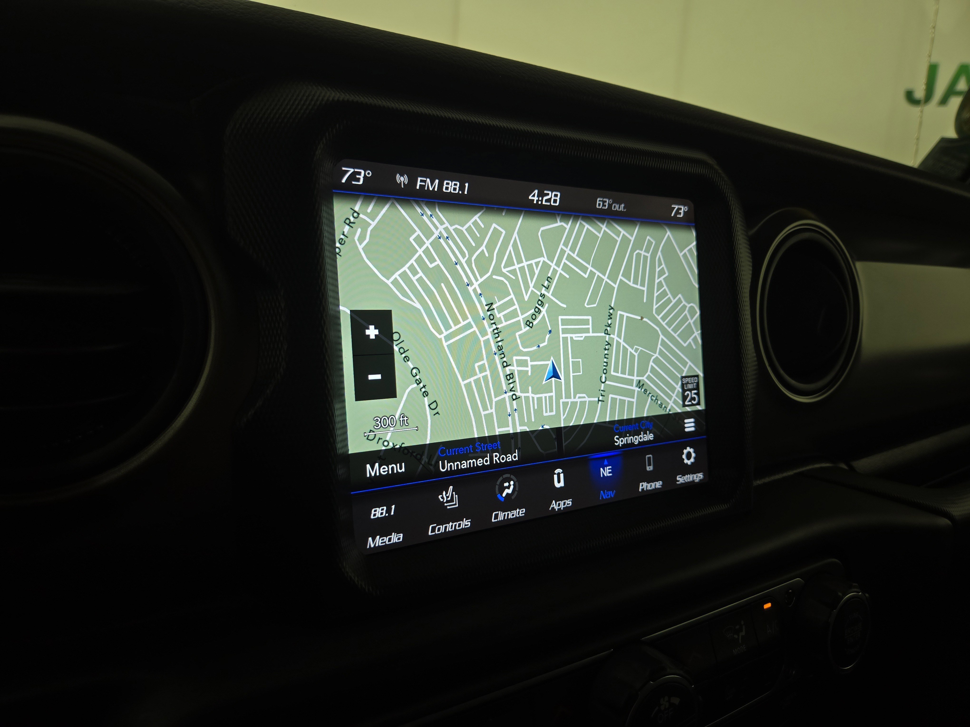 Certified 2023 Jeep Wrangler Unlimited w/ Sun & Screen Package AWD/4WD image 21
